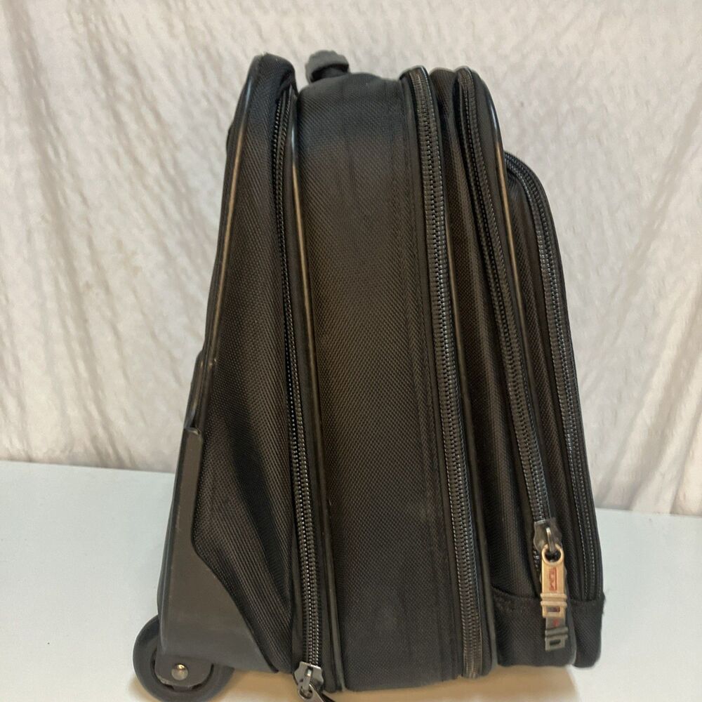 TUMI Alpha 2 Compact Large Screen Laptop Brief Pack Black Red Accents - Picture 13 of 16